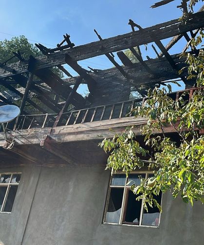 Dikmen'de yangın çıkan ev kullanılamaz hale geldi