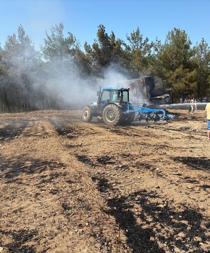 Samsun'da biçerdöverin alev alması sonucu 150 dekarlık buğday ve arpa ekili alan yandı