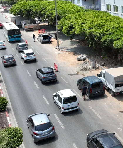 Antalya'da bulvarlar modern görünüme kavuşuyor
