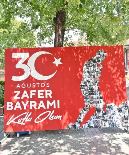 Bursalılardan özel güne anlamlı iz