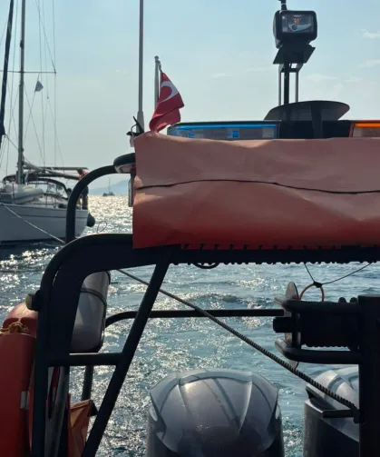 Fethiye açıklarında arızalanan tekne kurtarıldı