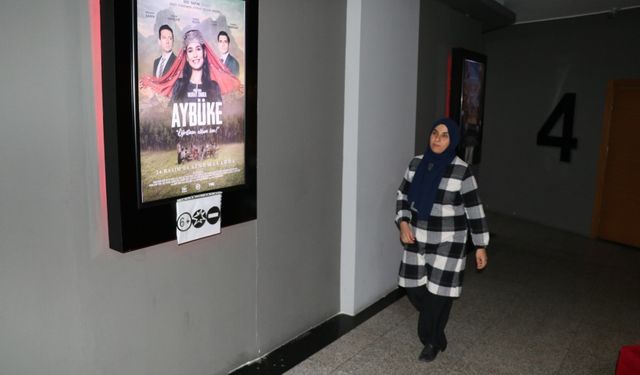Karabük'te vatandaşlar "Aybüke; Öğretmen Oldum Ben!" filmini izledi