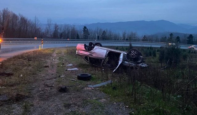 EREĞLİ-ZONGULDAK YOLUNDA KAZA, YARALILAR VAR