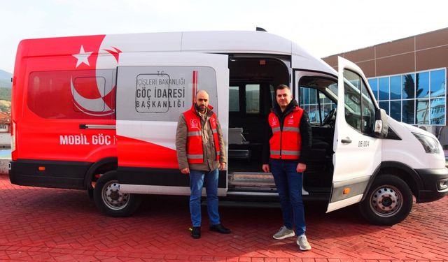 Karabük Valisi Yavuz, Mobil Göç Noktası aracını ziyaret etti