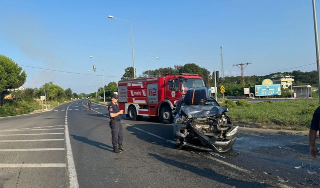 Samsun'da otobüsle çarpışan otomobildeki yolcu yaralandı