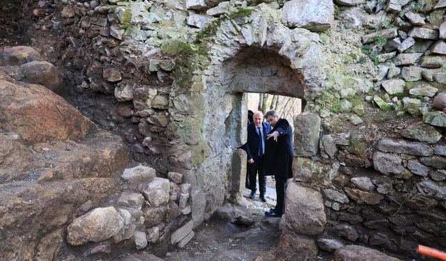 Artvin'deki tarihi Ciha Kalesi'nde arkeolojik kazılar sürüyor