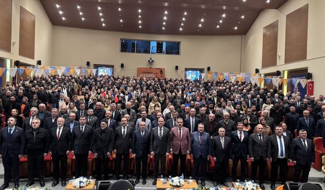 AK Parti'li Ömer İleri, partisinin Artvin İl Kongresi'nde konuştu: