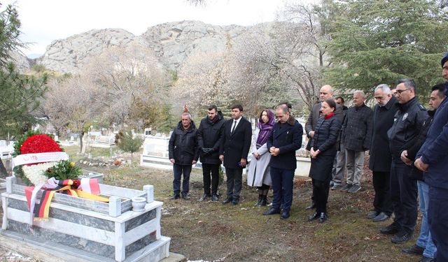 Almanya'daki ırkçı saldırıda ölen Saraçoğlu, memleketi Çorum'da anıldı