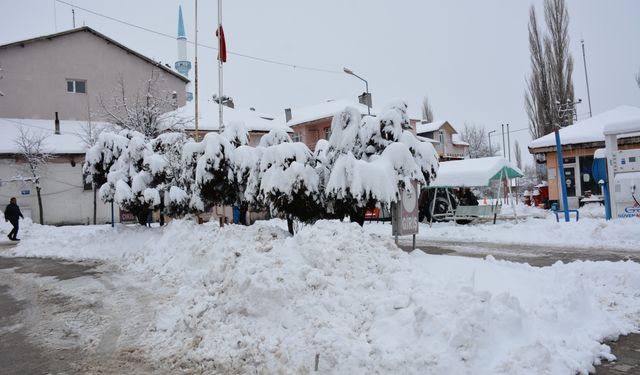 Başçiftlik Kayak Merkezi'nde kar kalınlığı 60 santimetreye ulaştı