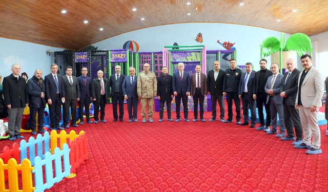 Bayburt'ta çocuk oyun alanı açıldı