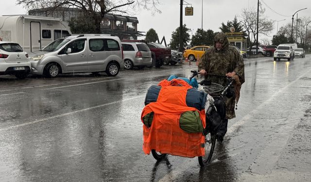 Yürüyerek dünya turuna çıkan İngiliz seyyah Türkiye'ye giriş yaptı