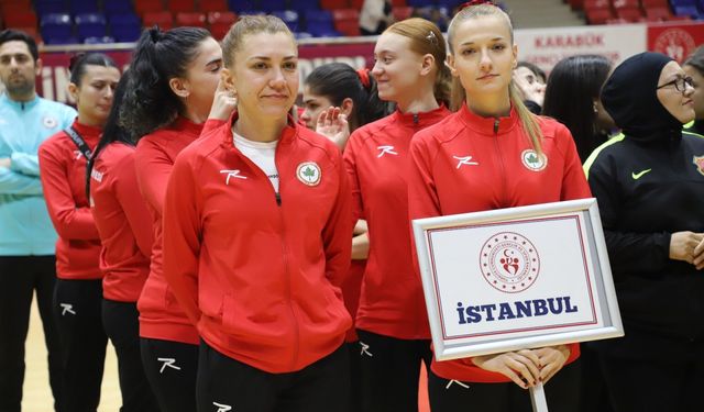 İşitme Engelliler Türkiye Voleybol Şampiyonası Karabük'te sürüyor