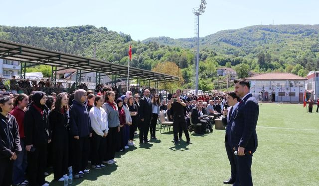 Düzce'nin ilçelerinde 19 Mayıs Atatürk'ü Anma Gençlik ve Spor Bayramı kutlandı