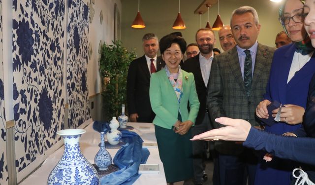 Rize'de "Çayın Ahengi ve İpekyolu Porselen Yolculuğu" programı düzenlendi