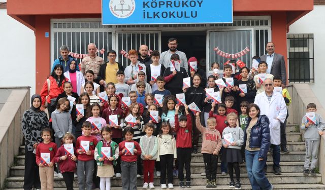 Rize'de gençlere "Güvenli İnternet ve Teknoloji Bağımlılığı Eğitimi" verildi