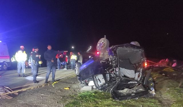 Rize'de takla atan hafif ticari araçtaki 3 kişi öldü, 2 kişi yaralandı