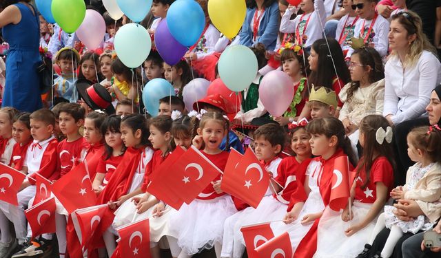 Trabzon'da "Ellerim Küçük Hayallerim Büyük Çocuk Bienali Şenliği" düzenlendi