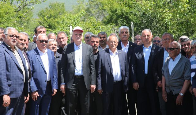 TZOB Genel Başkanı Bayraktar, Tokat'ta don olayından etkilenen meyve bahçelerini inceledi: