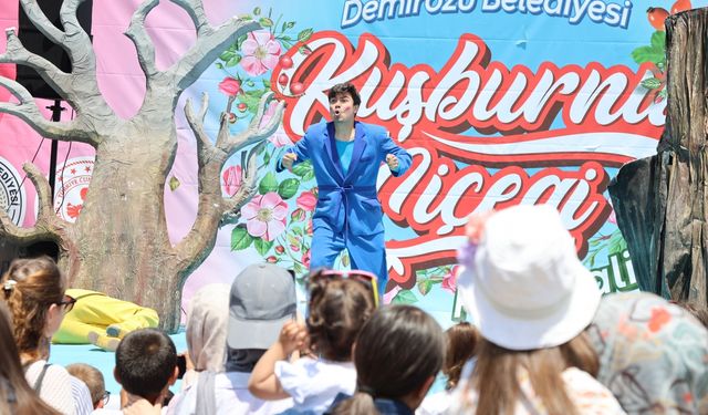 Bayburt'ta "1. Kuşburnu Çiçeği Festivali" gerçekleştirildi