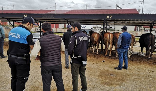 Bayburt'taki hayvan pazarında sahte para uyarısı yapıldı