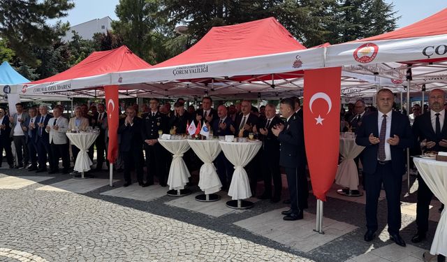Çorum'daki bayramlaşma töreninde Filistinliler için dua edildi
