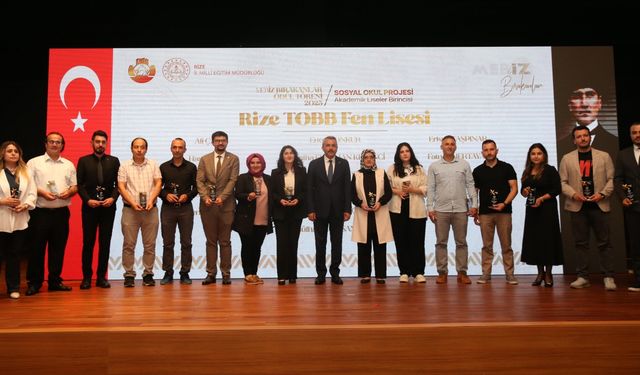 Rize'de "İz Bırakanlar Ödül Töreni" düzenlendi