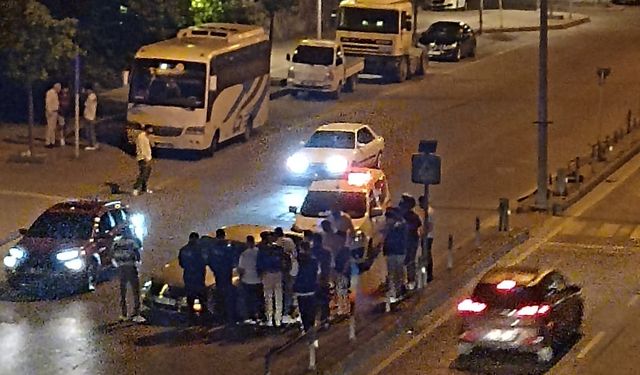 BULVARDA ÇELİK HALATLARA ÇARPTI