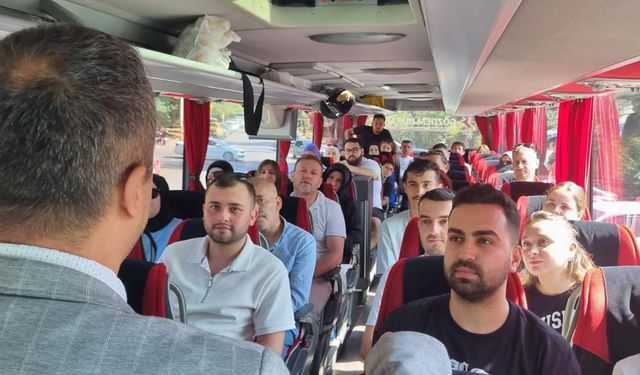 BAŞKAN, İŞÇİ VE AİLELERİNİ UĞURLADI