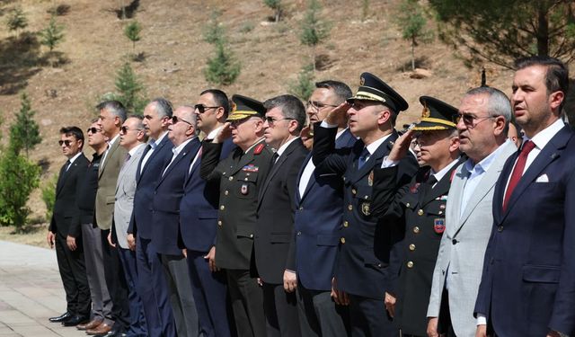 Amasya'da 15 Temmuz kapsamında şehitlik ziyaret edildi