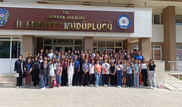 Amasya’da emniyetin projesiyle 80 kız öğrenci kampa uğurlandı