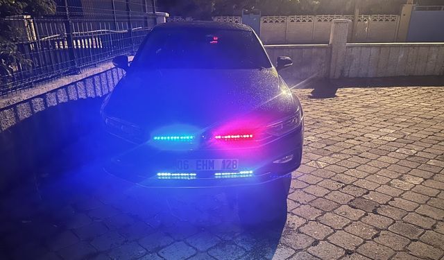 Çorum'da usulsüz çakar kullanılan aracın sürücüsü ve sahibine para cezası