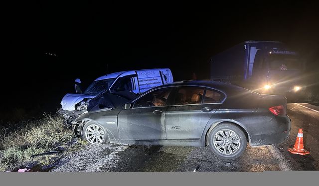 Çorum'da zincirleme trafik kazasında 3 kişi yaralandı