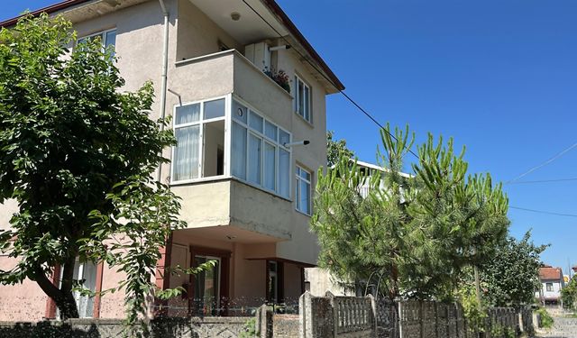 Düzce'de karısı tarafından bıçaklanan kişi öldü