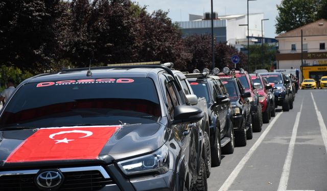 Düzce'de off-road tutkunları "15 Temmuz Demokrasi ve Milli Birlik Günü" turu düzenledi