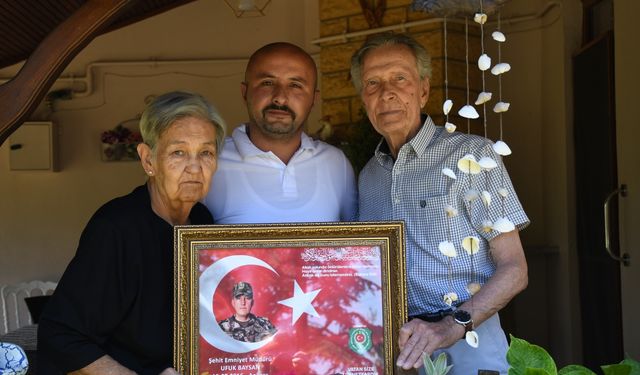 FETÖ'NÜN DARBE GİRİŞİMİNİN 9. YILI - Şehit emniyet müdürünün hatırası eşyalarının sergilendiği dernekte yaşatılıyor