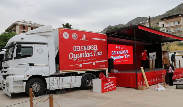 Geleneksel Oyunlar Tırı, Amasya'da çocuklarla buluştu