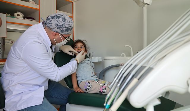 Gezici klinik vatandaşın ağız ve diş sağlığı için köy yollarında