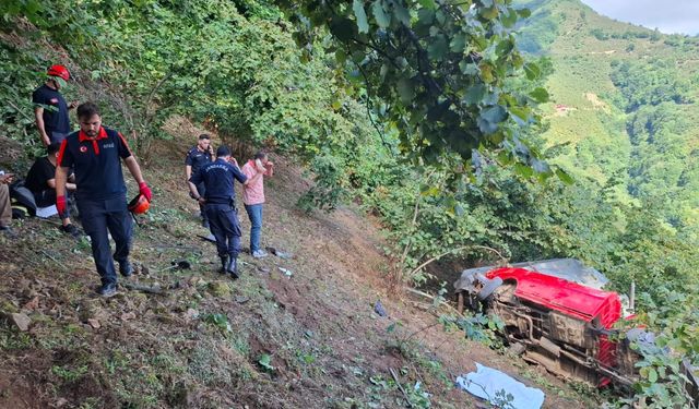 Giresun'da fındık işçilerini taşıyan kamyonet devrildi 1 kişi öldü, 9 kişi yaralandı