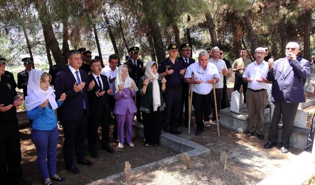 Karabük'te 15 Temmuz şehitleri Metin Arslan ve Barış Efe mezarları başında anıldı