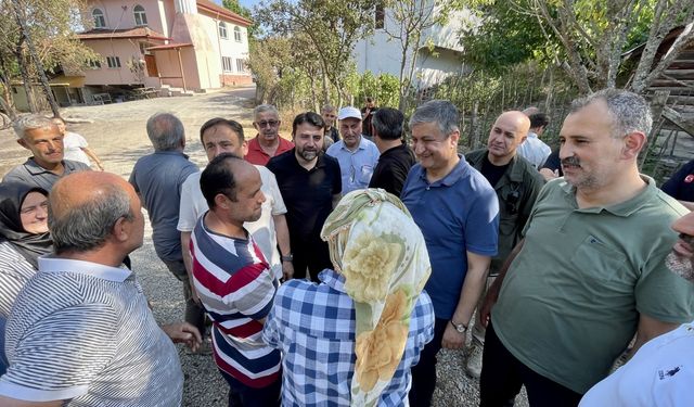 Karabük'te konutları zarar gören ailelere konteyner evler teslim ediliyor