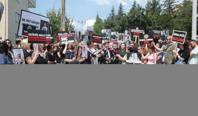 Kartalkaya'daki otel yangınında yakınlarını kaybedenler, davanın ara kararına ilişkin konuştu