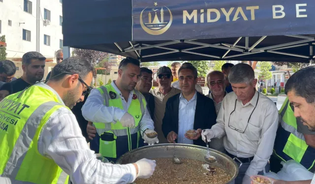 Mardin Midyat’ta aşure ikramı