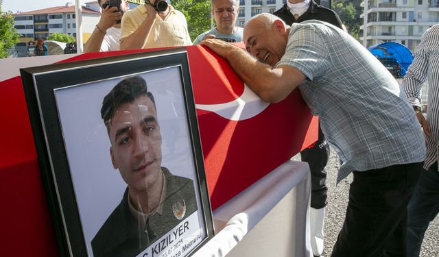 Orman yangını şehitlerinden Enes Kızılyer, Karabük'te son yolculuğuna uğurlandı