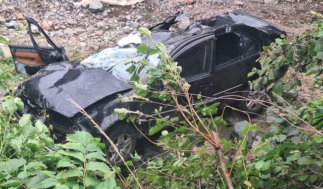 Rize'de iki otomobilin çarpıştığı kazada 1 kişi öldü, 8 kişi yaralandı