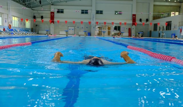 TOGÜ yarı olimpik yüzme havuzu ve fitness salonu halka açık hizmet veriyor