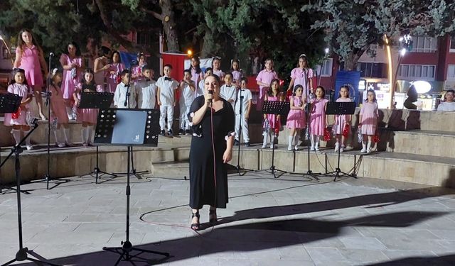 Tokat'ta çocuk korosu konser verdi