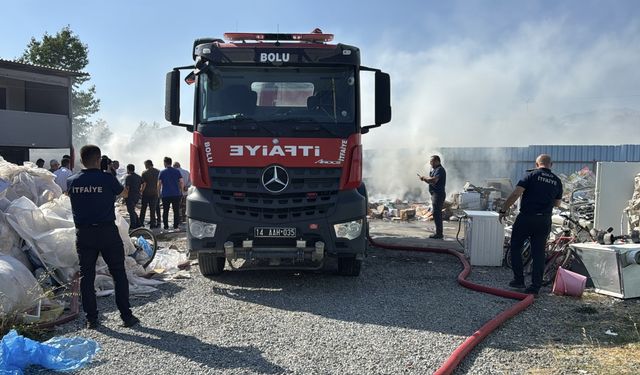 Bolu'da hurdalıkta çıkan yangın söndürüldü