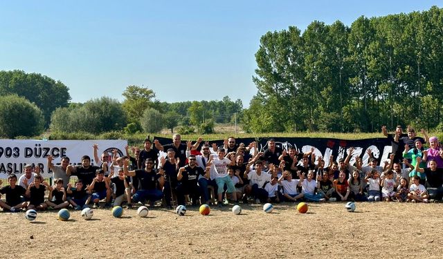 Düzce'de Beşiktaşlı taraftarlar köy okulunun ihtiyaçlarını karşıladı
