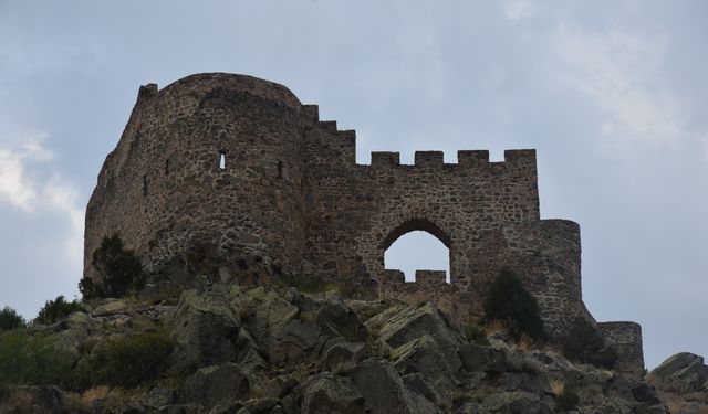Gümüşhane'nin tarihi kaleleri yüzyılların tanıklığını yapıyor