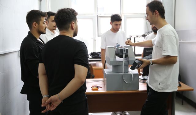 Karabük Üniversitesi öğrencileri, 'otonom hava savunma sistemi' projeleriyle TEKNOFEST'te birinciliği hedefliyor